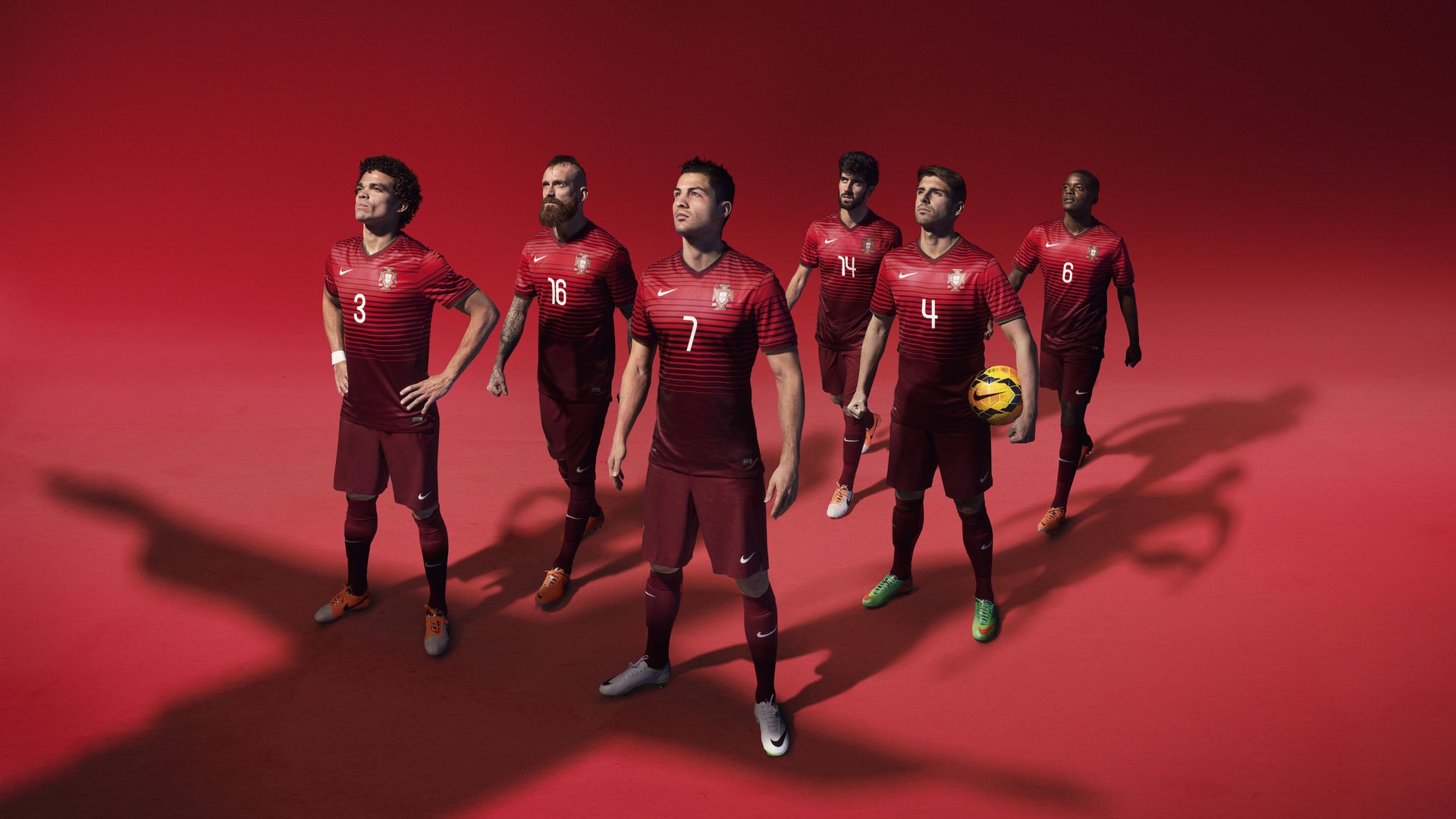 爱游戏真人体育娱乐-贝尔哈德·福特：全黑队进攻中不可或缺的战术支柱，贝尔福特vs霍利菲尔德